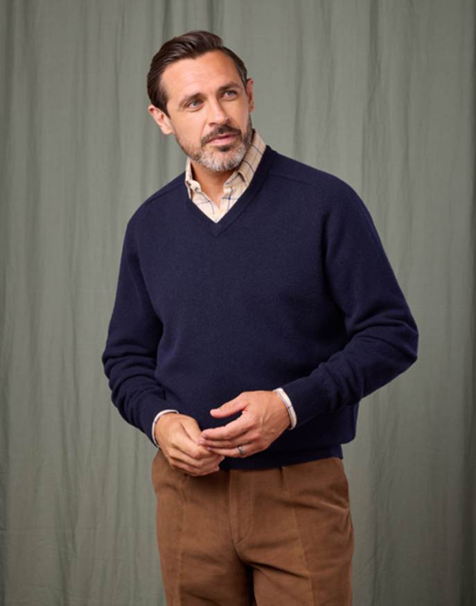 Lambswool V Neck Jumper - Navy