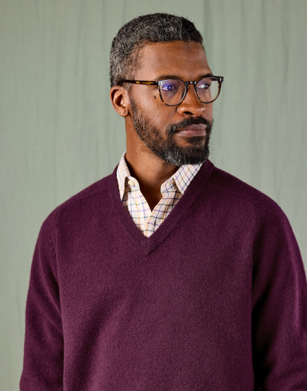 Lambswool V Neck Jumper - Dark Burgundy