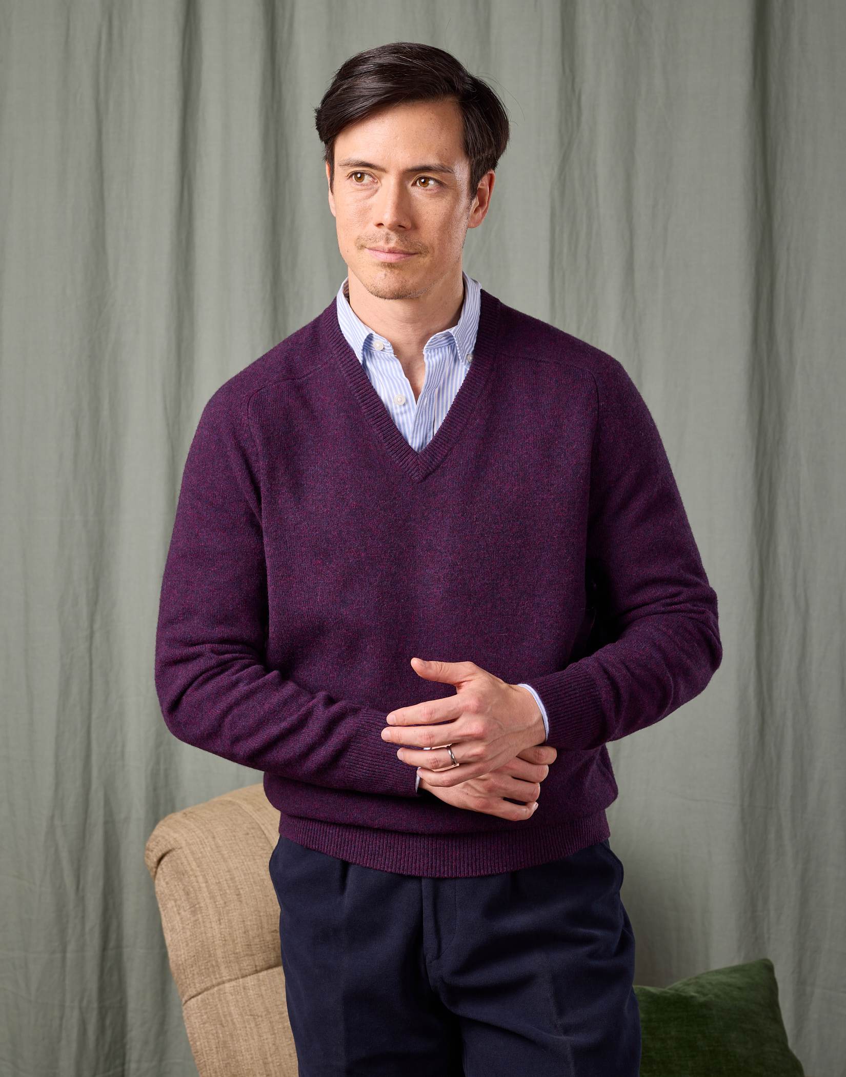 Lambswool V Neck Jumper- Blackberry