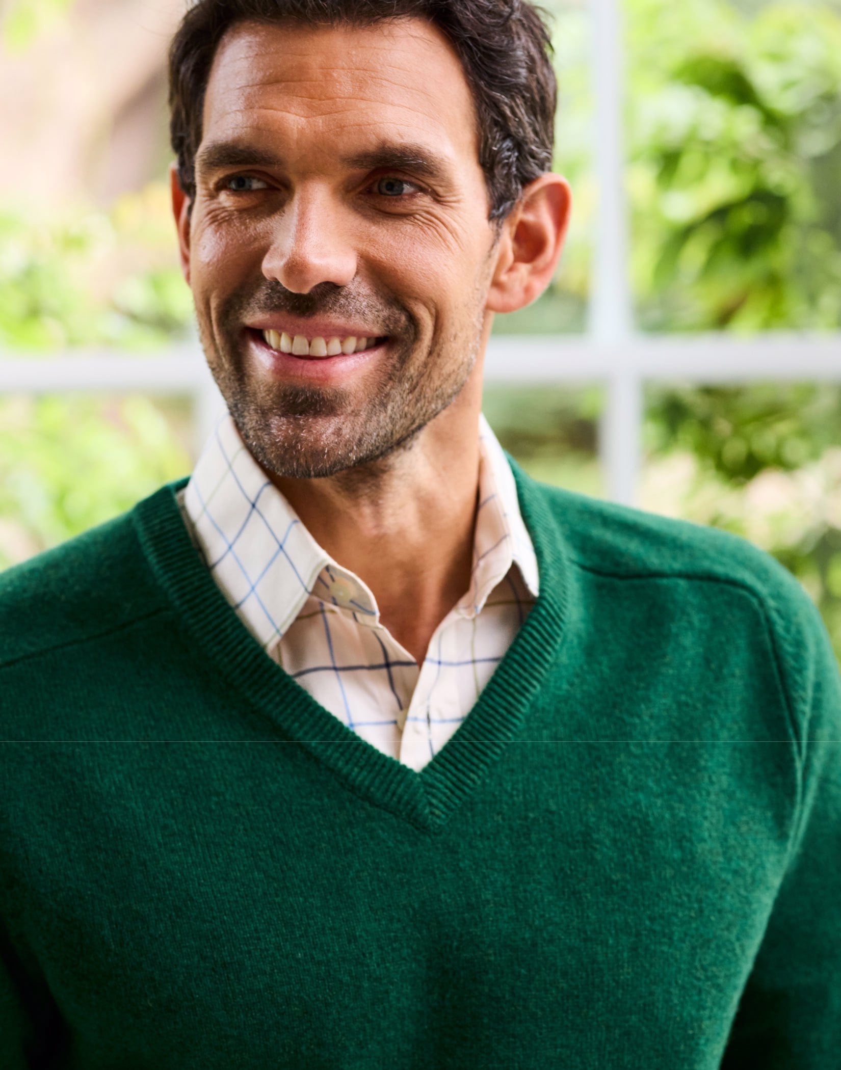 Lambswool V Neck Jumper - Green