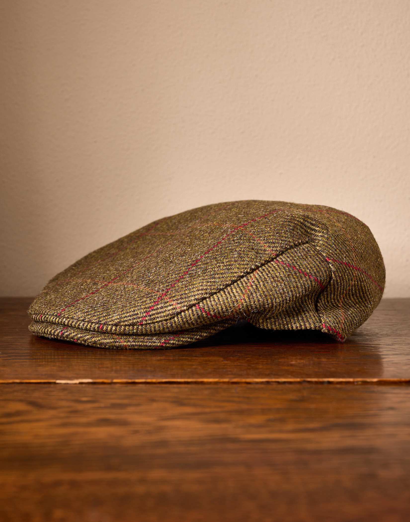 British Tweed Flat Cap - Olive/Red (Waterproof)