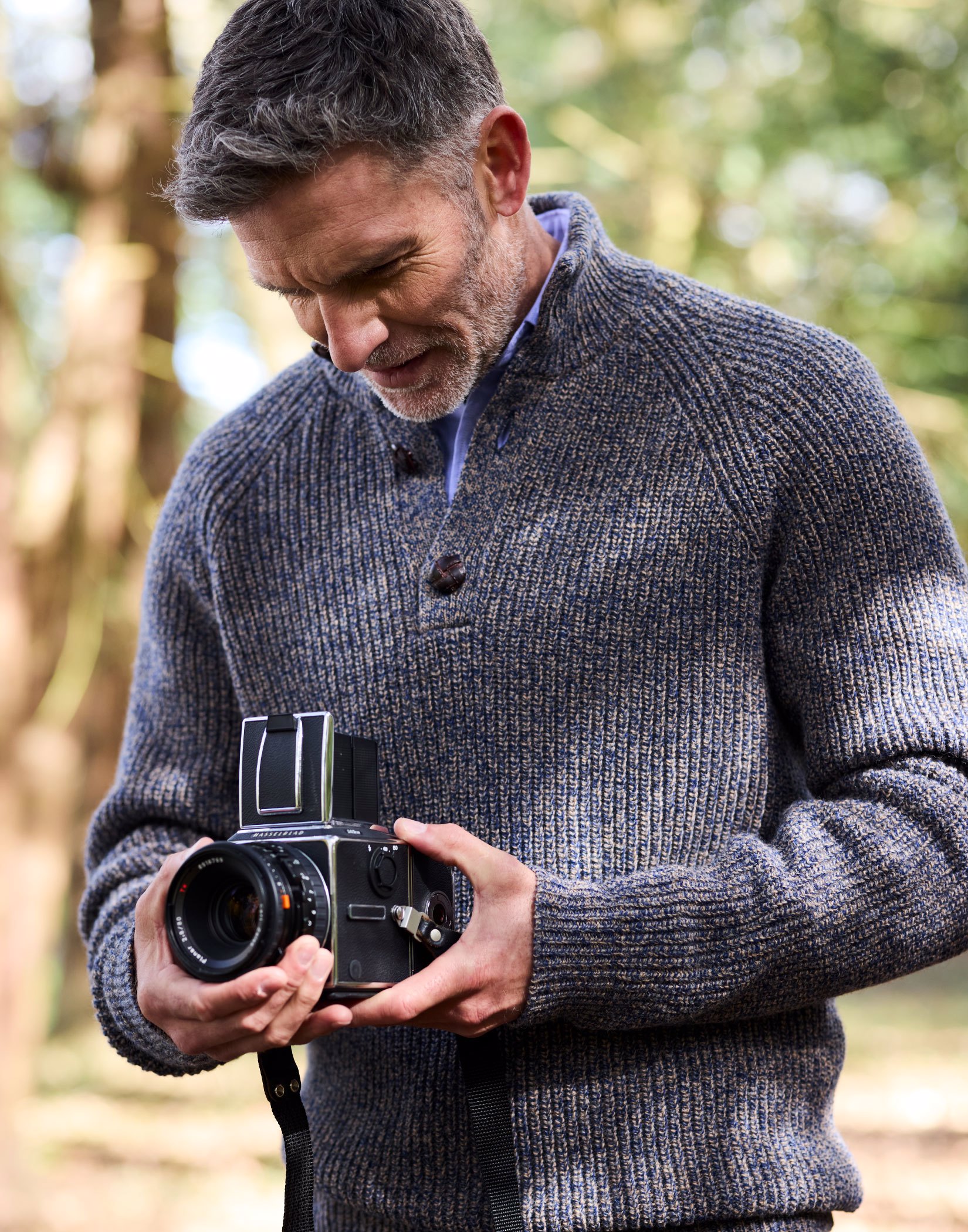 Yak Button Neck - Navy/Ecru