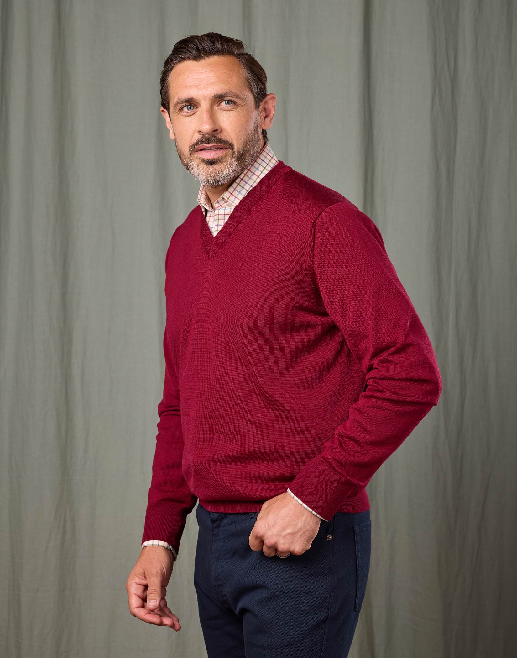 Merino V Neck Jumper- Burgundy