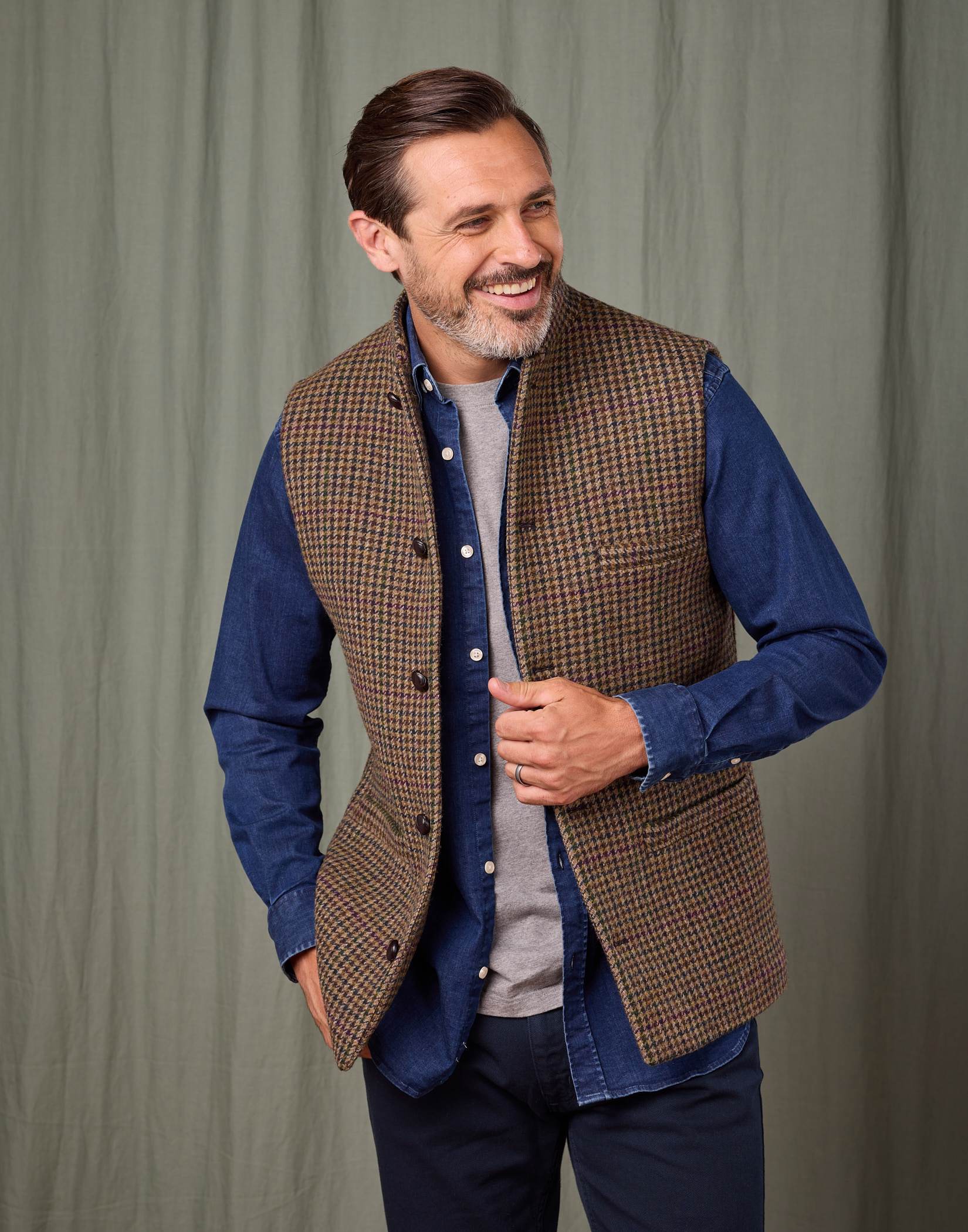 Double Faced Wool Gilet - Dogtooth/Burgundy